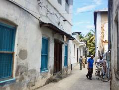 Tytu:Jasno, gorco i gono
Opis:Old Town, Zanzibar
Autor:Wacaw Ziba 