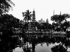 Tytu:Krzywe zwierciado
Opis:Tran Quoc Pagoda, Hanoi
Autor:Edyta wito