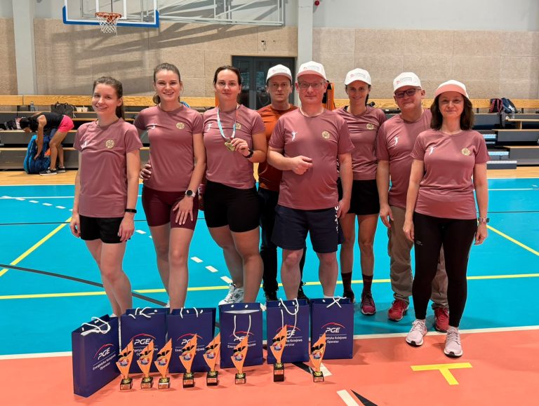 Reprezentacja PDK OIIB w badmintonie wróciła z medalami!